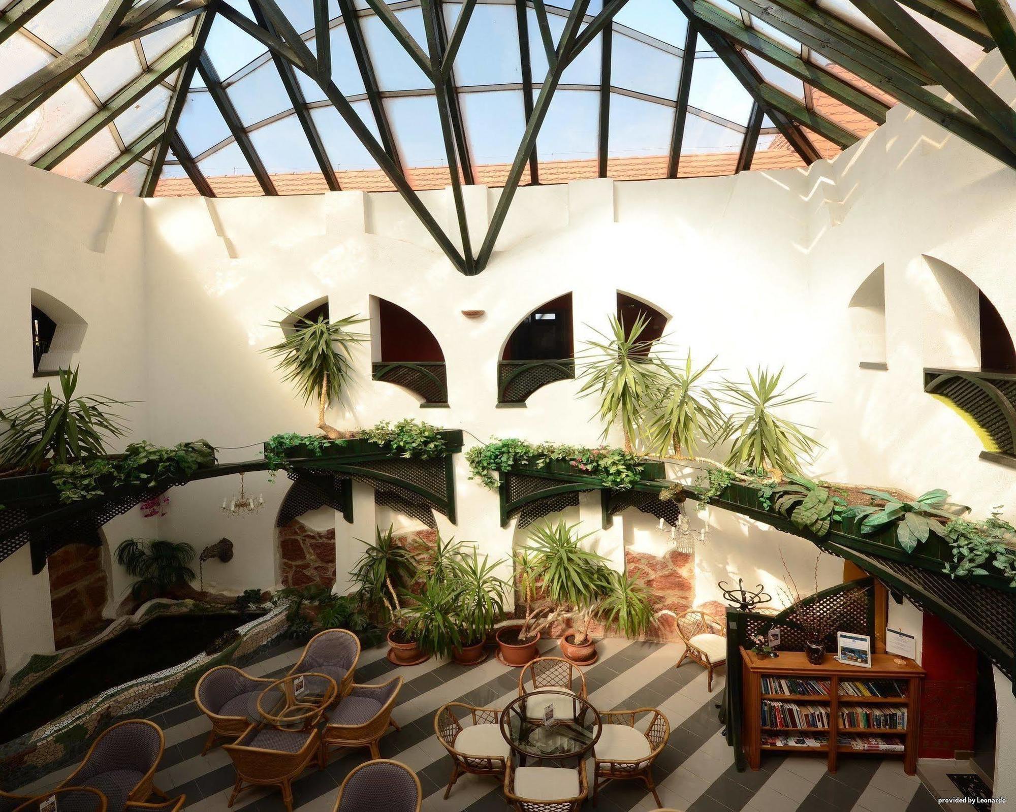 Janus Boutique & Hotel