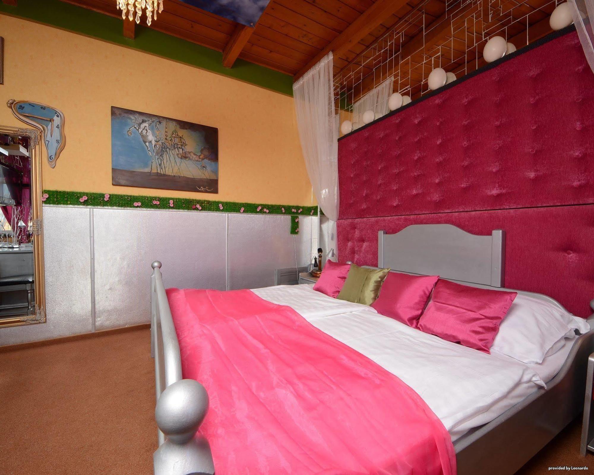 Janus Boutique & 4*